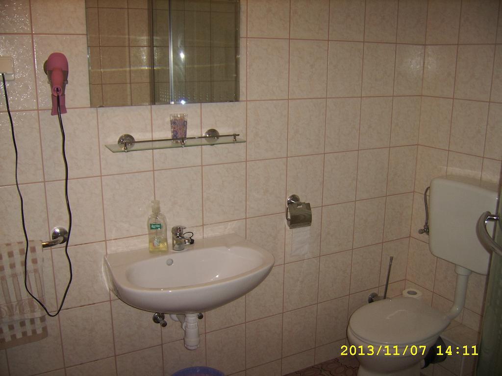 Fonix Panzio Hotel Papa Luaran gambar