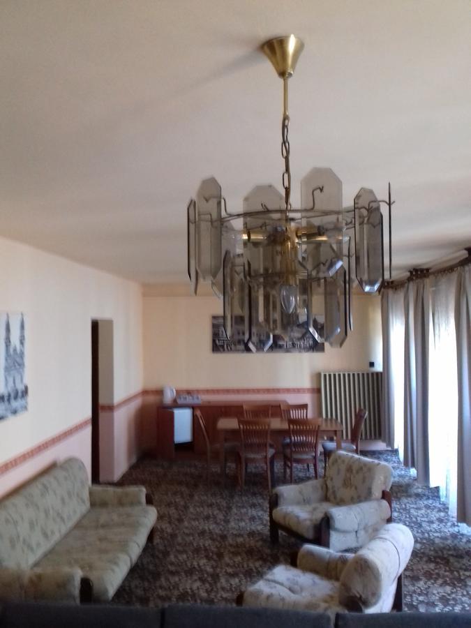 Fonix Panzio Hotel Papa Luaran gambar