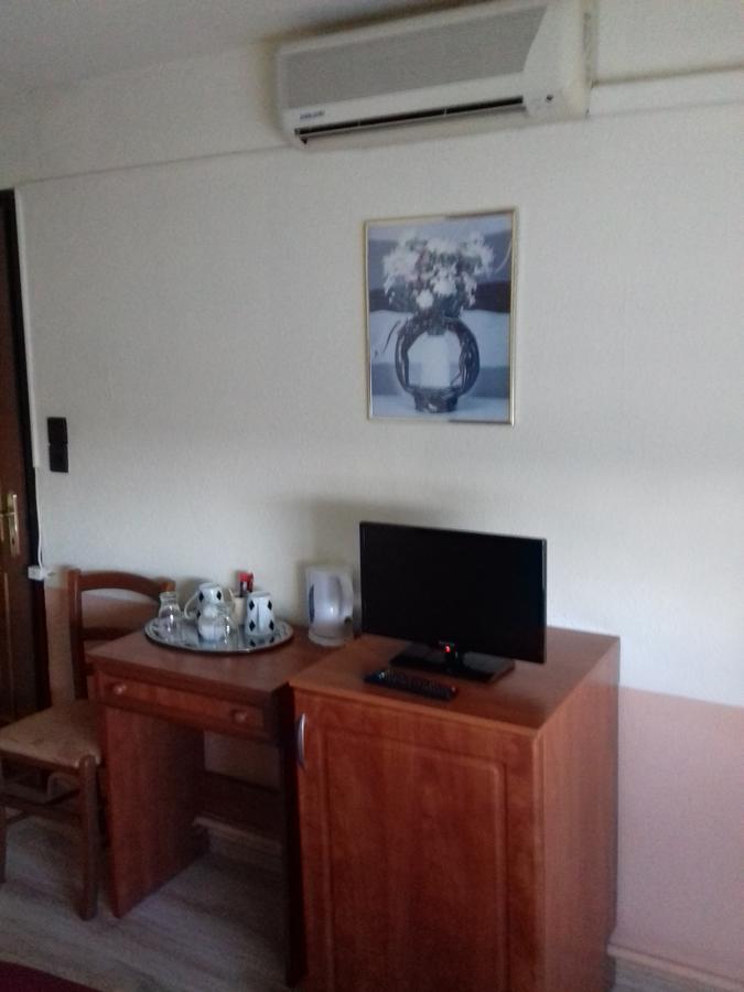 Fonix Panzio Hotel Papa Luaran gambar