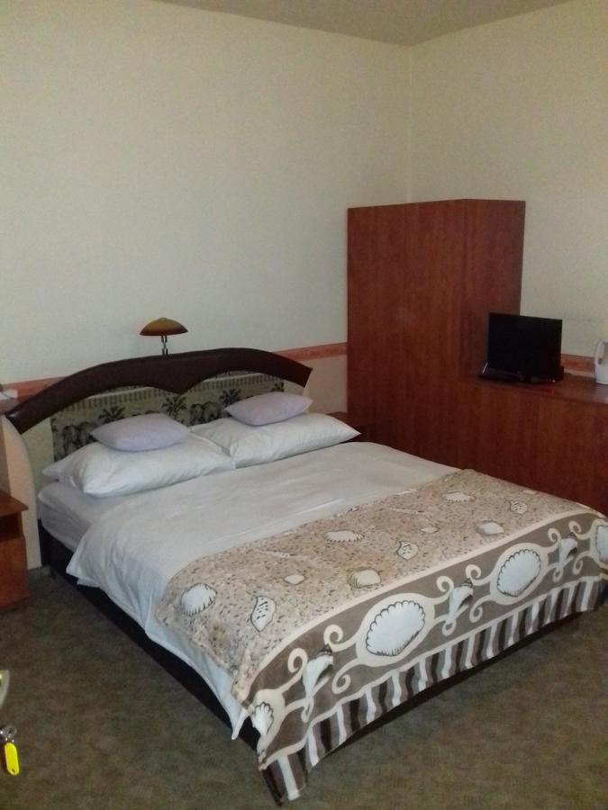 Fonix Panzio Hotel Papa Luaran gambar